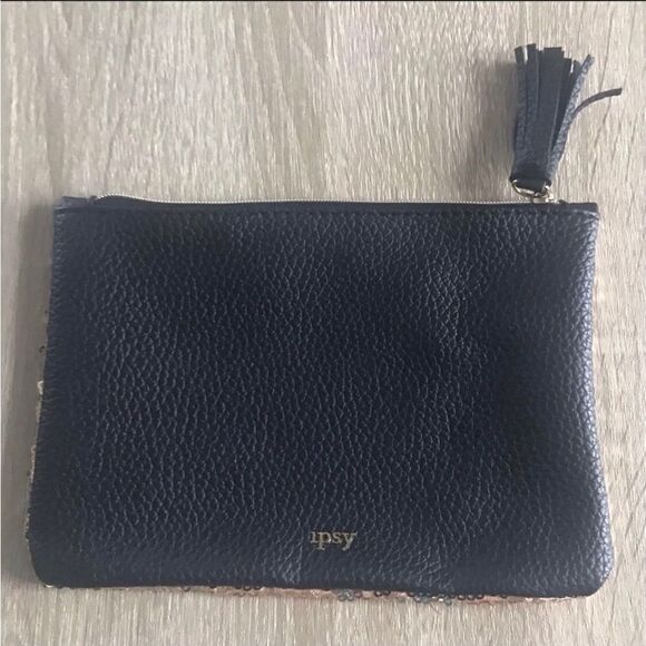 NEW … IPSY Cosmetic / Makeup Bag - Picture 2 of 3